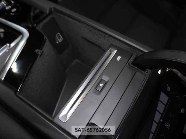 Volvo XC60 2019-08 8055230-11
