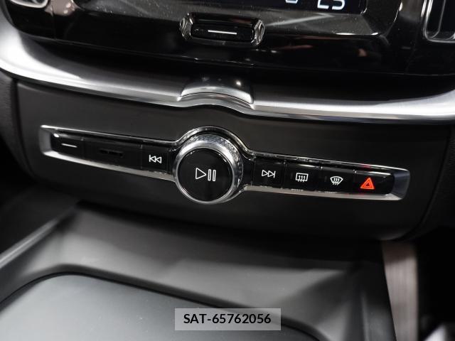 Volvo XC60 2019-08 8055230-8