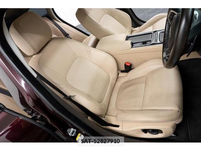 Jaguar XF 2018-11 8054553-11