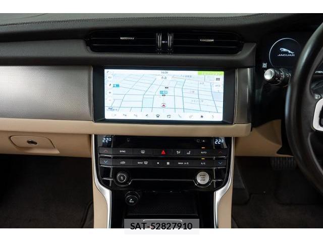 Jaguar XF 2018-11 8054553-17