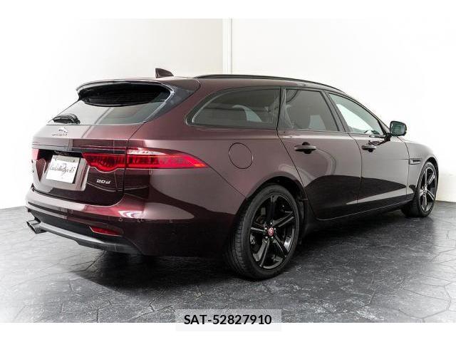 Jaguar XF 2018-11 8054553-8