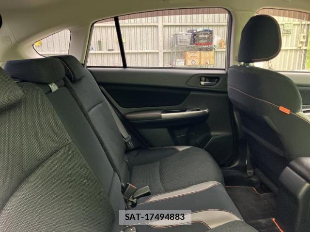 Subaru XV 2017-03 8056223-4