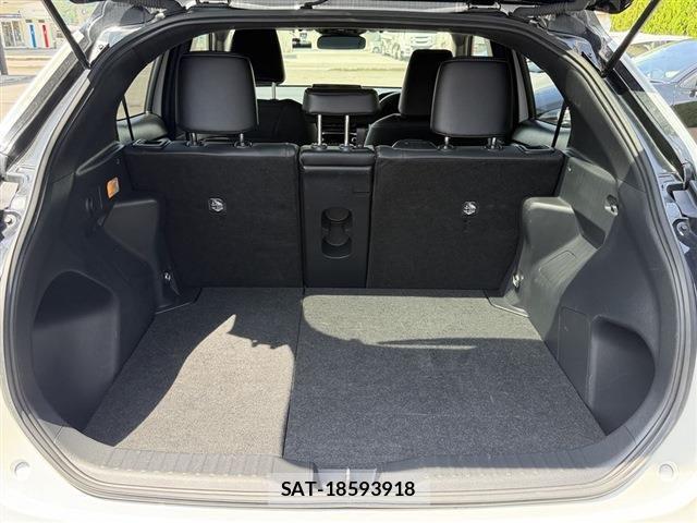 Toyota YARIS CROSS 2024-12 8053406-10