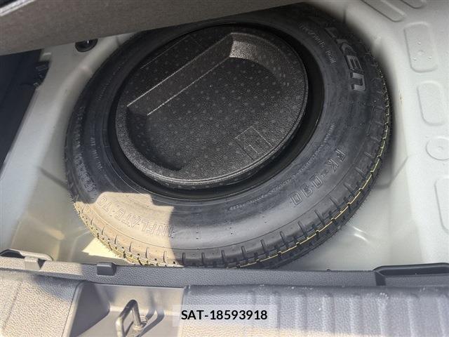 Toyota YARIS CROSS 2024-12 8053406-11