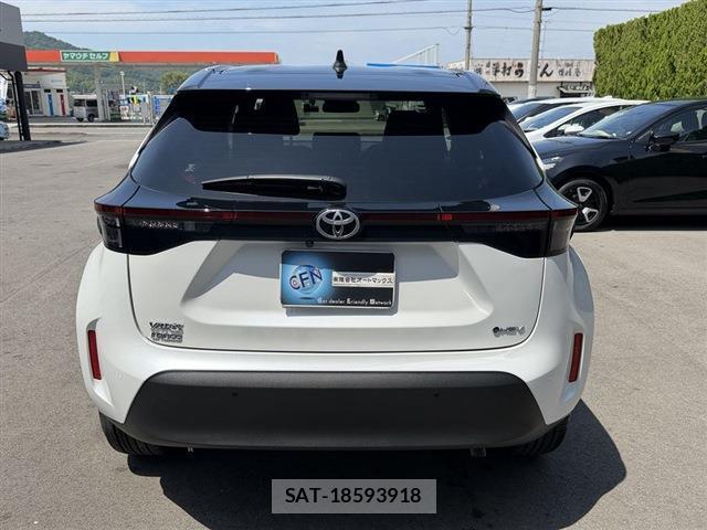 Toyota YARIS CROSS 2024-12 8053406-18