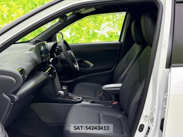 Toyota YARIS CROSS 2025-02 8053657-5