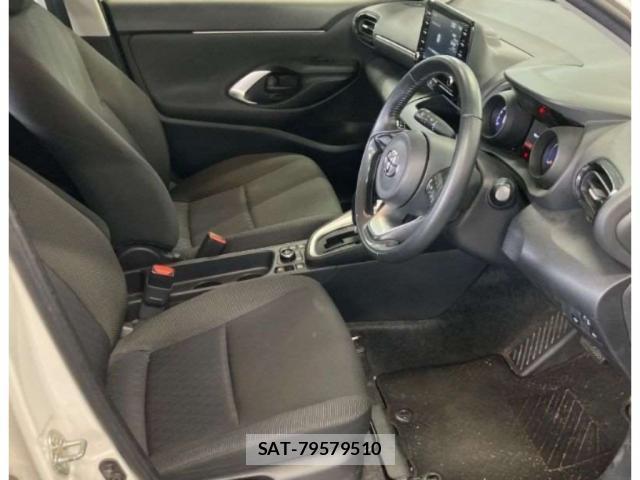 Toyota YARIS CROSS 2022-05 8054630-2