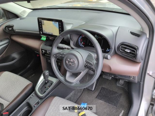 Toyota YARIS CROSS 2021-04 8054805-2