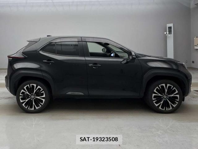 Toyota YARIS CROSS 2024-03 8055037-11