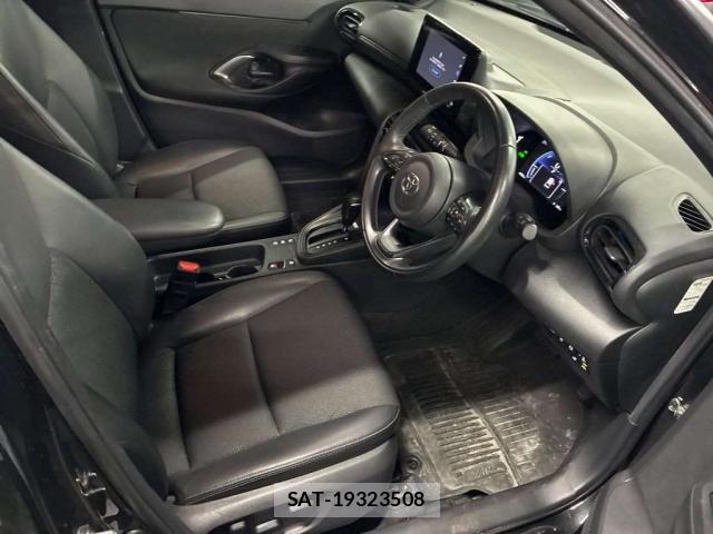 Toyota YARIS CROSS 2024-03 8055037-5