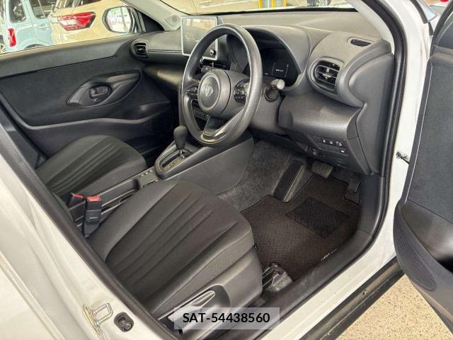 Toyota YARIS CROSS 2025-12 8055406-3