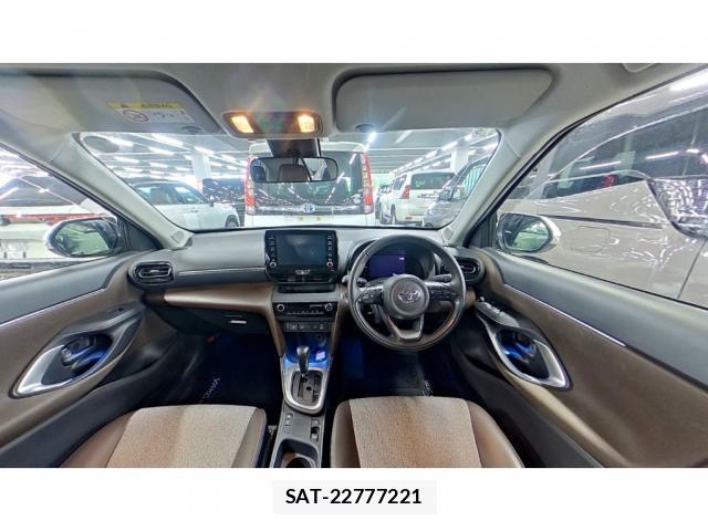 Toyota YARIS CROSS 2021-05 8055581-2