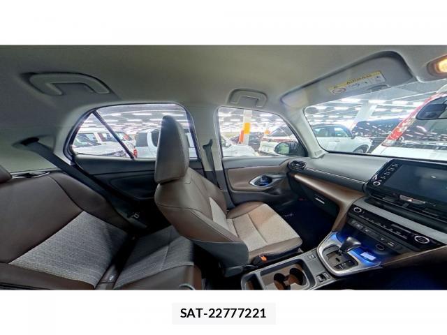 Toyota YARIS CROSS 2021-05 8055581-5