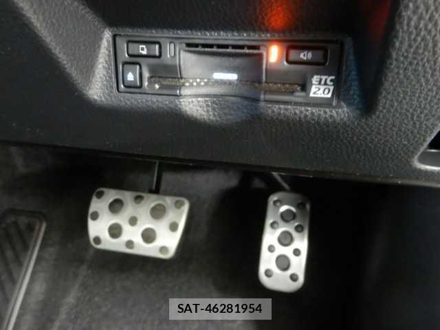 Toyota YARIS CROSS 2025-12 8055748-11