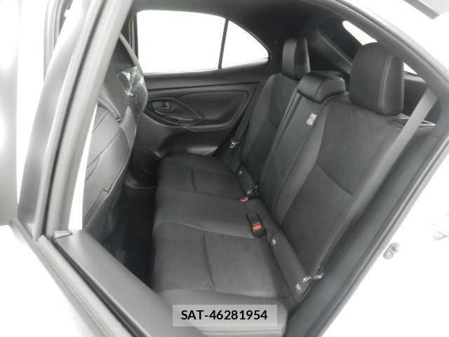 Toyota YARIS CROSS 2025-12 8055748-17