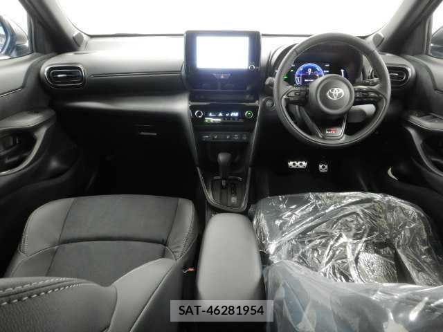 Toyota YARIS CROSS 2025-12 8055748-2