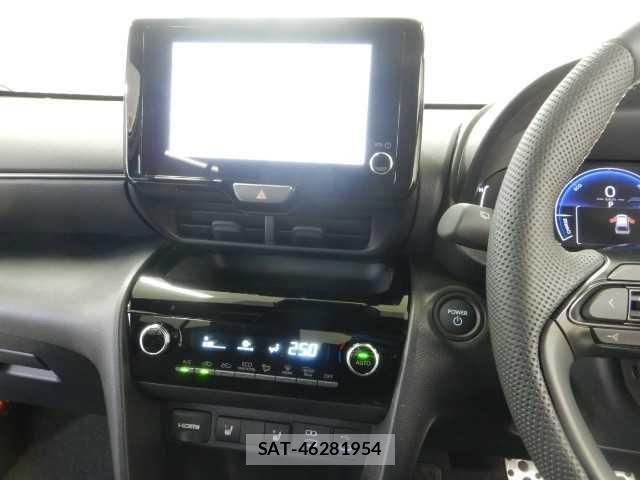 Toyota YARIS CROSS 2025-12 8055748-6
