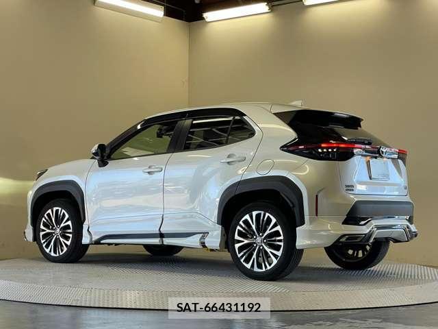 Toyota YARIS CROSS 2023-02 8055915-12