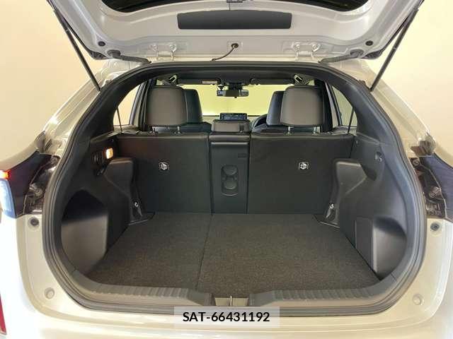 Toyota YARIS CROSS 2023-02 8055915-17