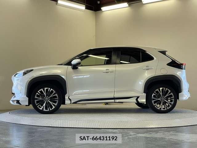 Toyota YARIS CROSS 2023-02 8055915-18