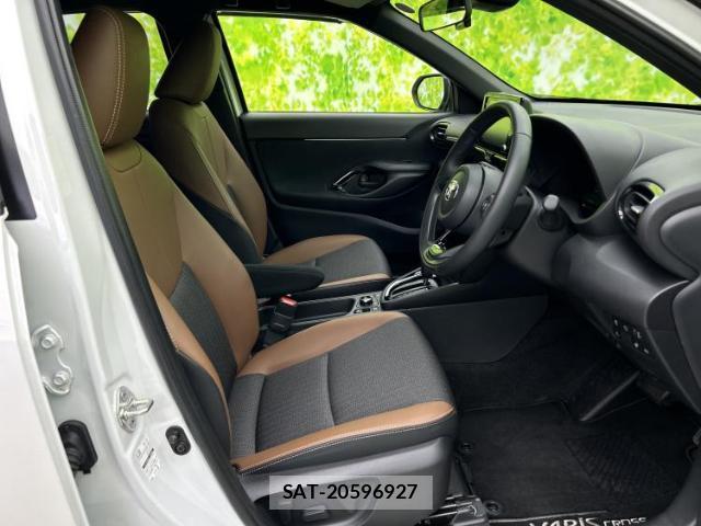 Toyota YARIS CROSS 2023-09 8056135-3