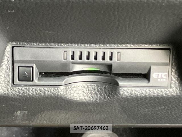 Toyota YARIS CROSS 2023-11 8056177-16