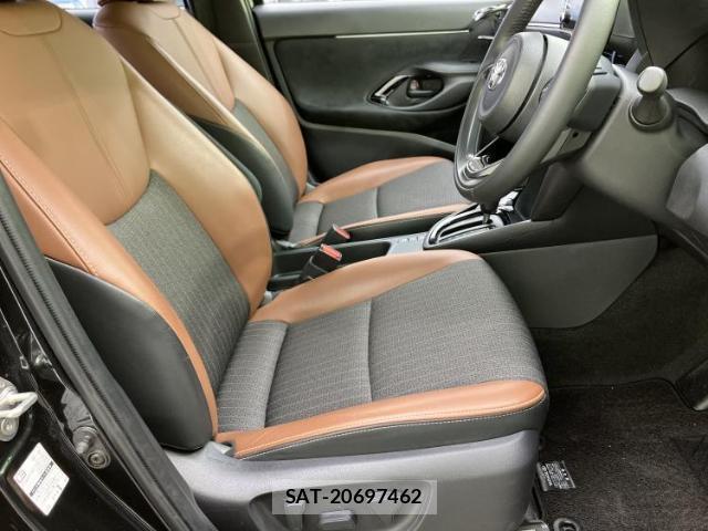 Toyota YARIS CROSS 2023-11 8056177-4