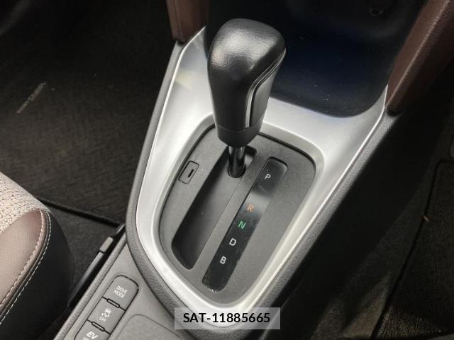 Toyota YARIS CROSS 2022-05 8056192-17