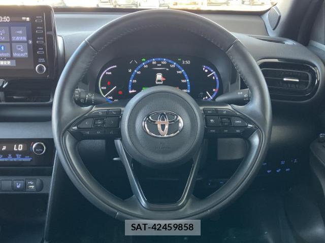 Toyota YARIS CROSS 2023-06 8056196-13