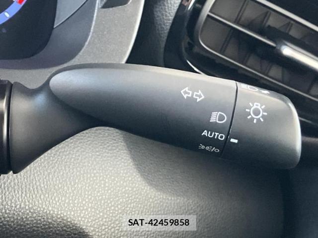 Toyota YARIS CROSS 2023-06 8056196-15