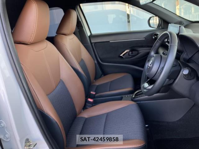 Toyota YARIS CROSS 2023-06 8056196-3
