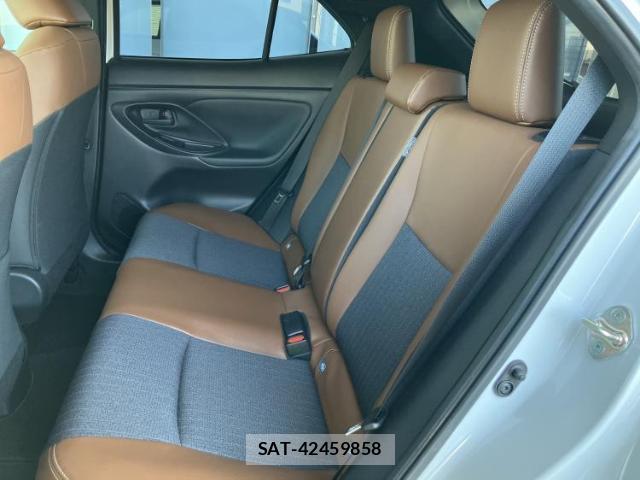 Toyota YARIS CROSS 2023-06 8056196-6