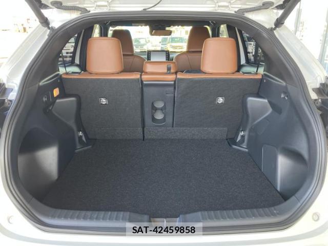 Toyota YARIS CROSS 2023-06 8056196-7