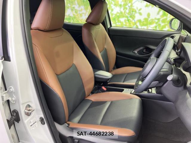 Toyota YARIS CROSS 2024-11 8056244-3