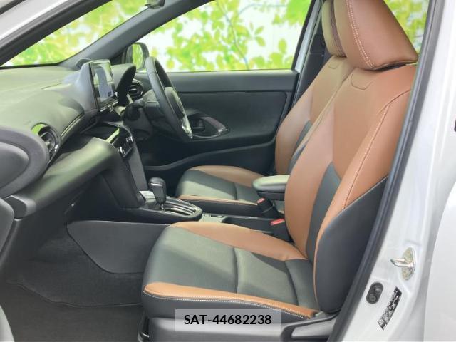 Toyota YARIS CROSS 2024-11 8056244-5