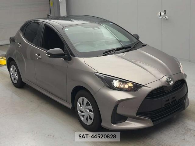 Toyota YARIS 2023-04 8053317-3