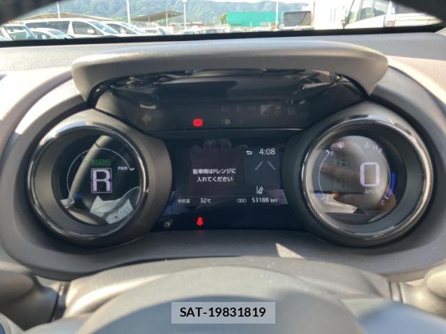 Toyota YARIS 2021-11 8053464-13