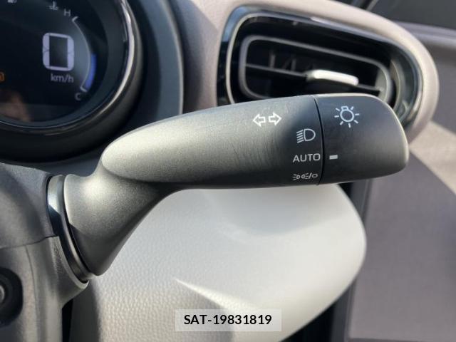 Toyota YARIS 2021-11 8053464-15