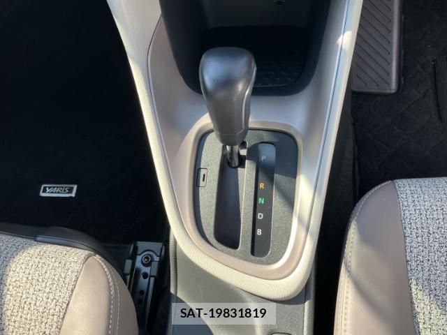 Toyota YARIS 2021-11 8053464-17