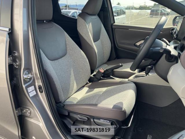 Toyota YARIS 2021-11 8053464-3
