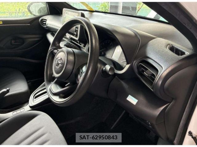Toyota YARIS 2020-06 8054598-2