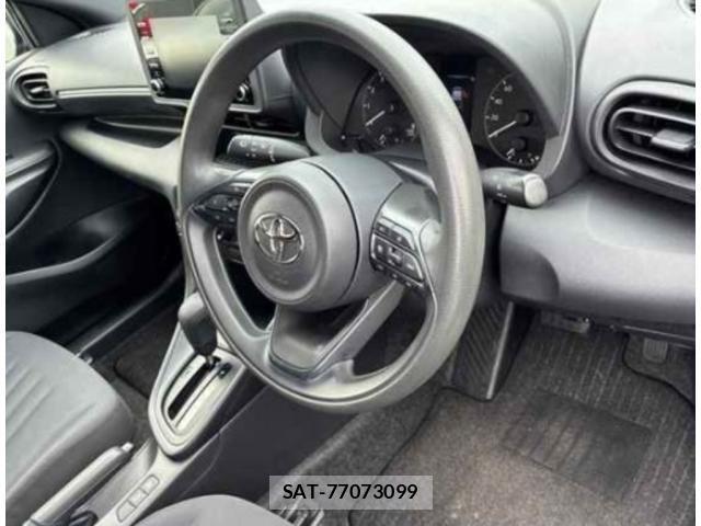 Toyota YARIS 2022-01 8054743-2