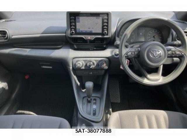 Toyota YARIS 2022-06 8054811-2