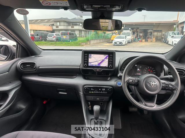 Toyota YARIS 2021-06 8054903-1