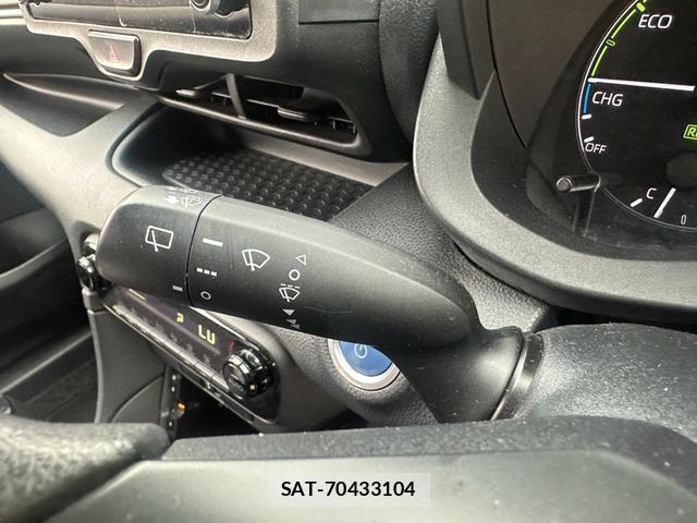 Toyota YARIS 2021-06 8054903-15