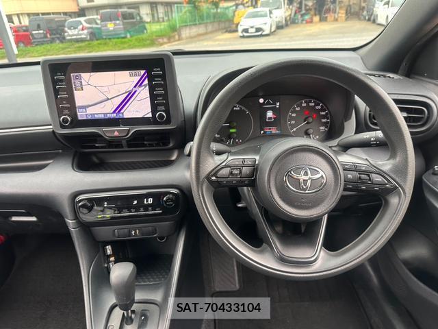 Toyota YARIS 2021-06 8054903-2