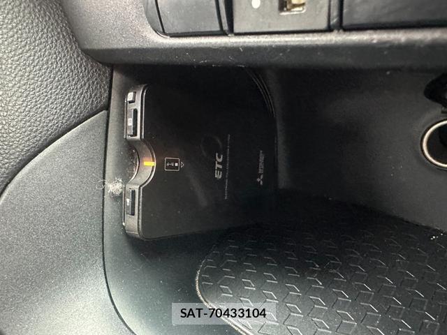 Toyota YARIS 2021-06 8054903-9