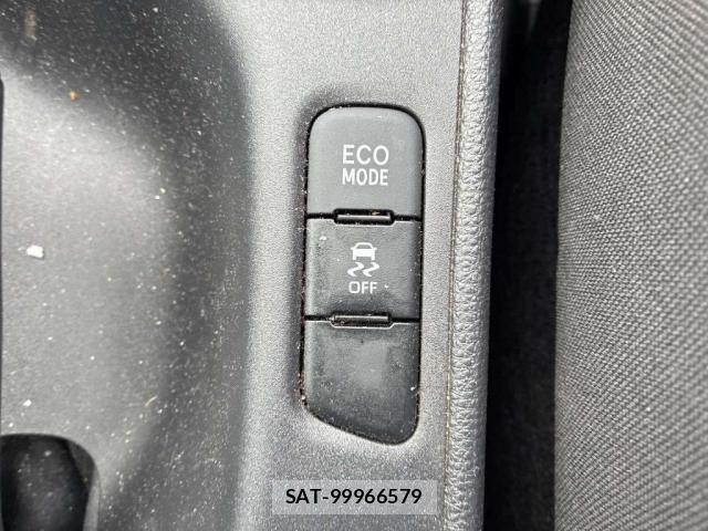 Toyota YARIS 2023-01 8055312-11