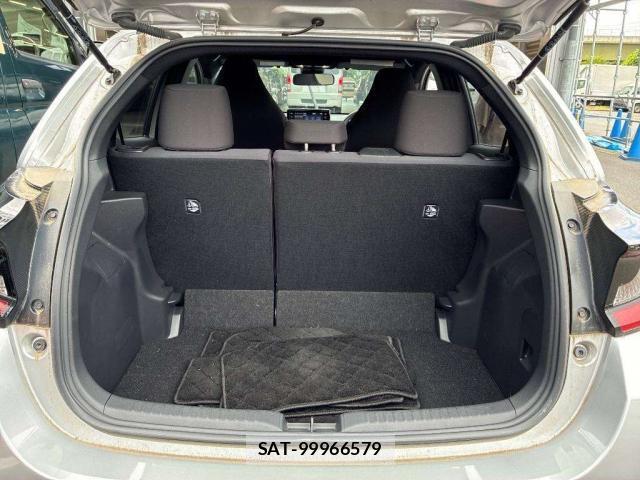 Toyota YARIS 2023-01 8055312-7