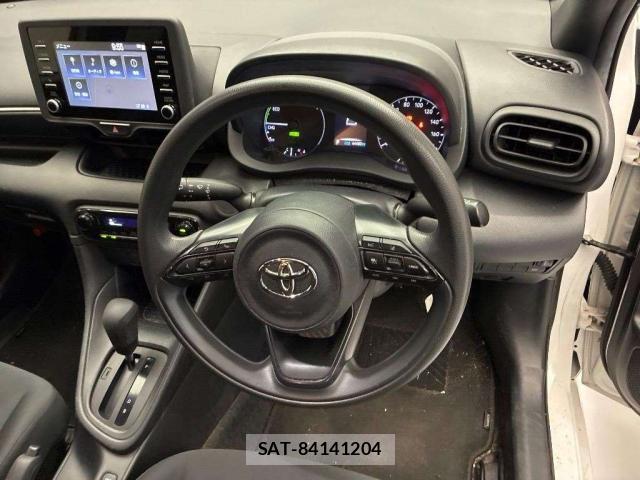 Toyota YARIS 2023-06 8055315-2